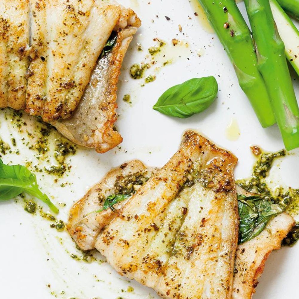 Stegte rødspættefileter med pesto - Kystfisken