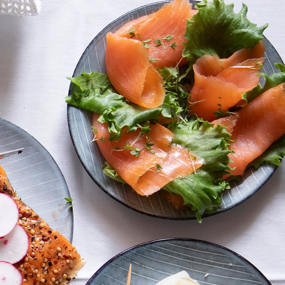 Skiveskåret koldrøget laks fra lokalt røgeri - Kystfisken