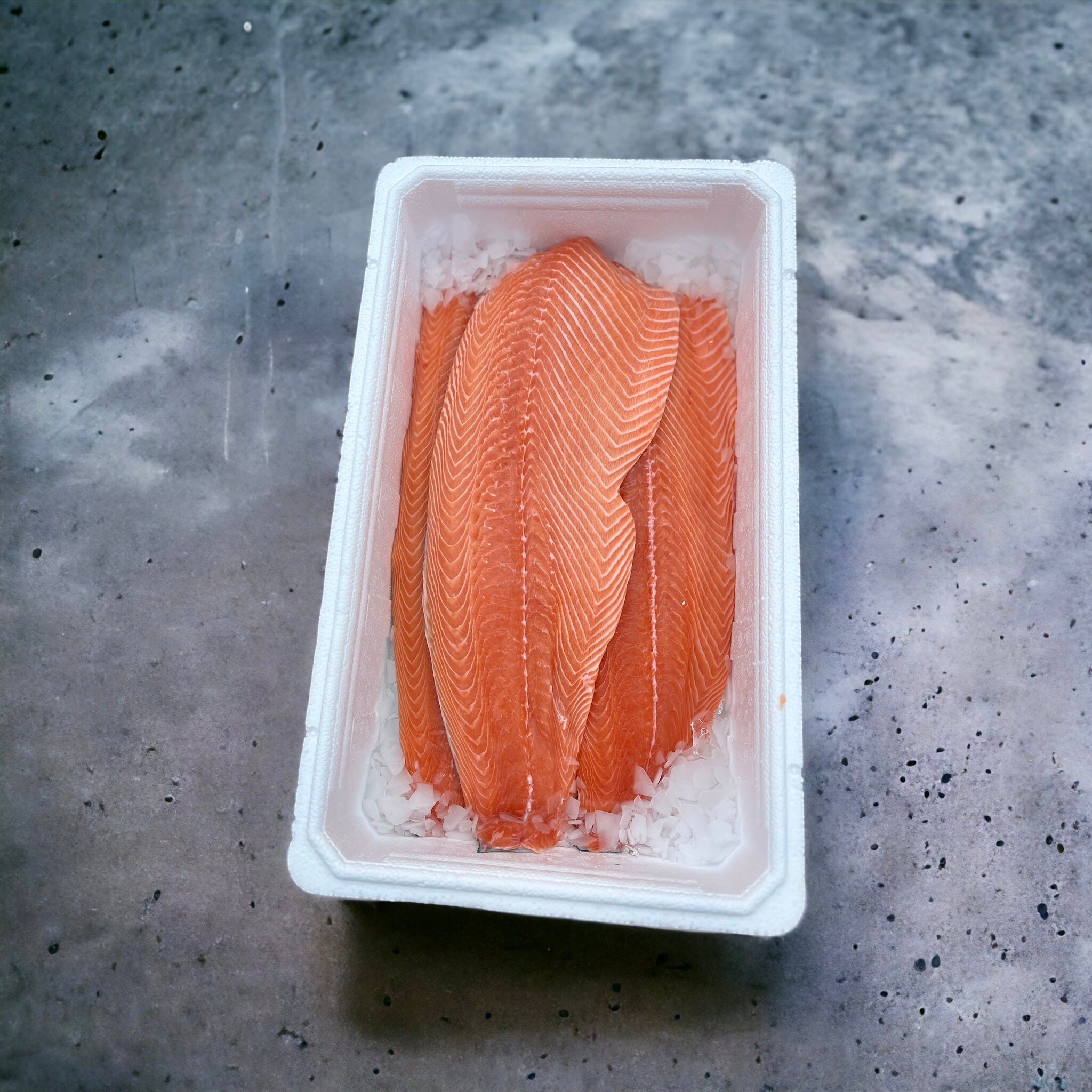 Stor færøsk lakseside m. skind - Kystfisken