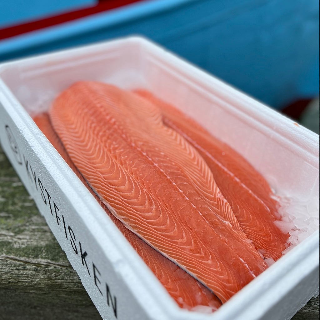 Stor færøsk lakseside m. skind - Kystfisken