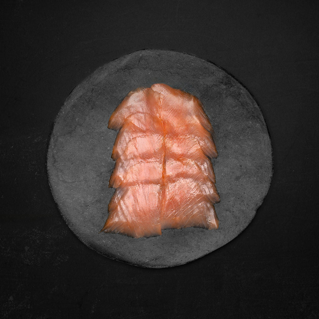 Skiveskåret koldrøget laks fra lokalt røgeri (Nytår) - Kystfisken