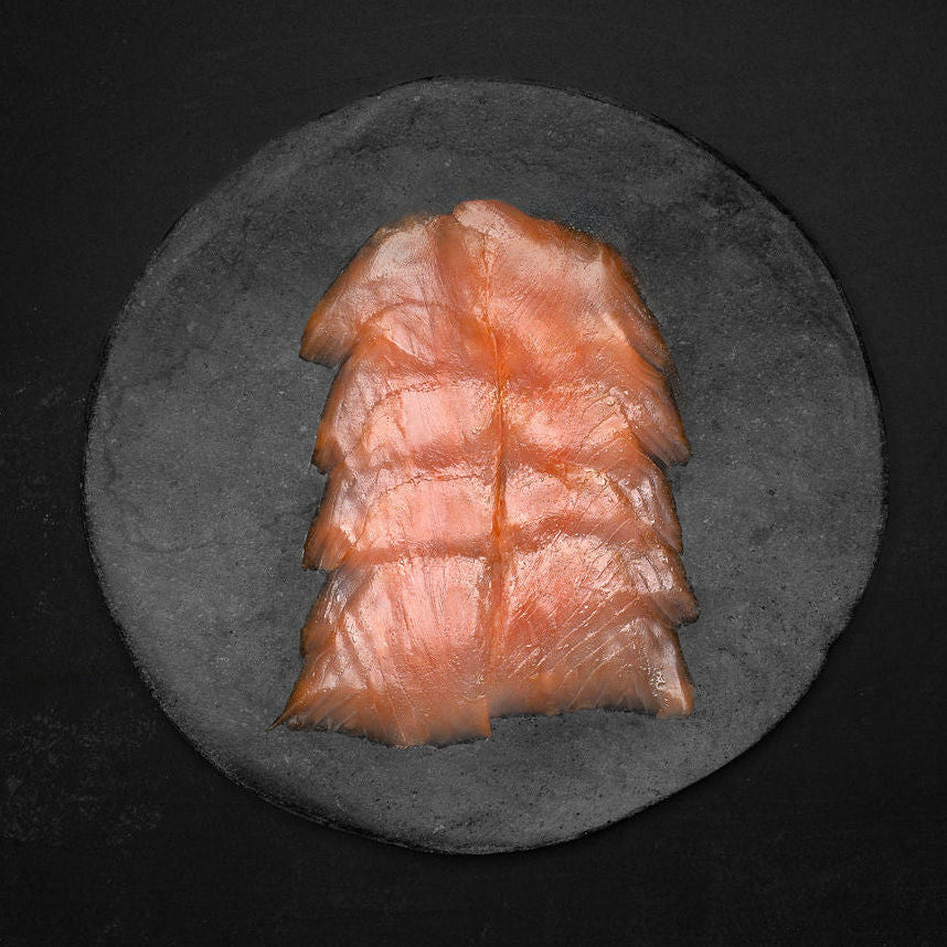 Skiveskåret koldrøget laks fra lokalt røgeri (Påske) - Kystfisken