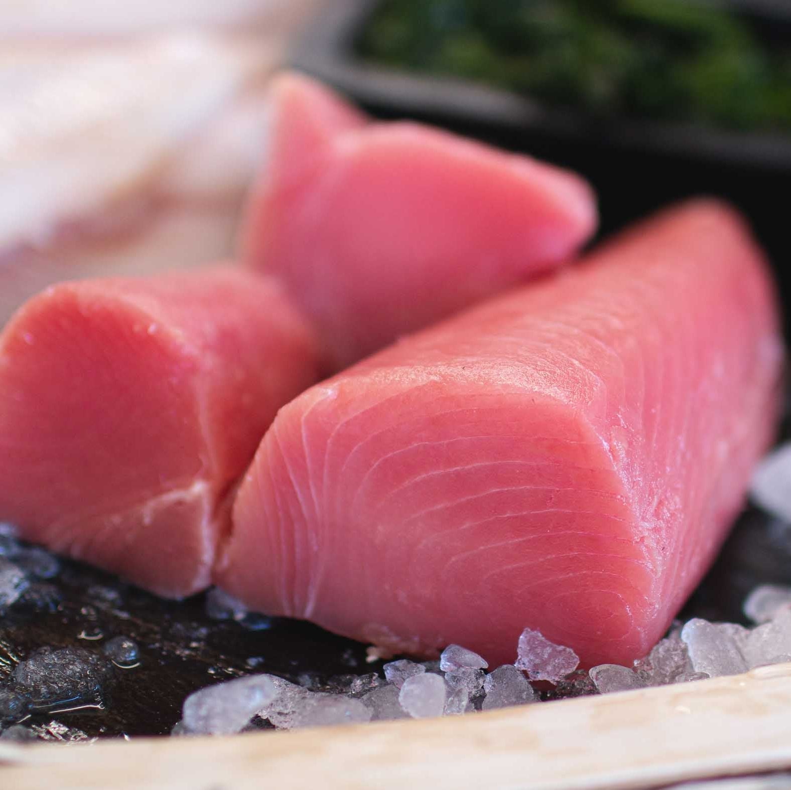 Tunsteaks af vildtfanget tun - Kystfisken